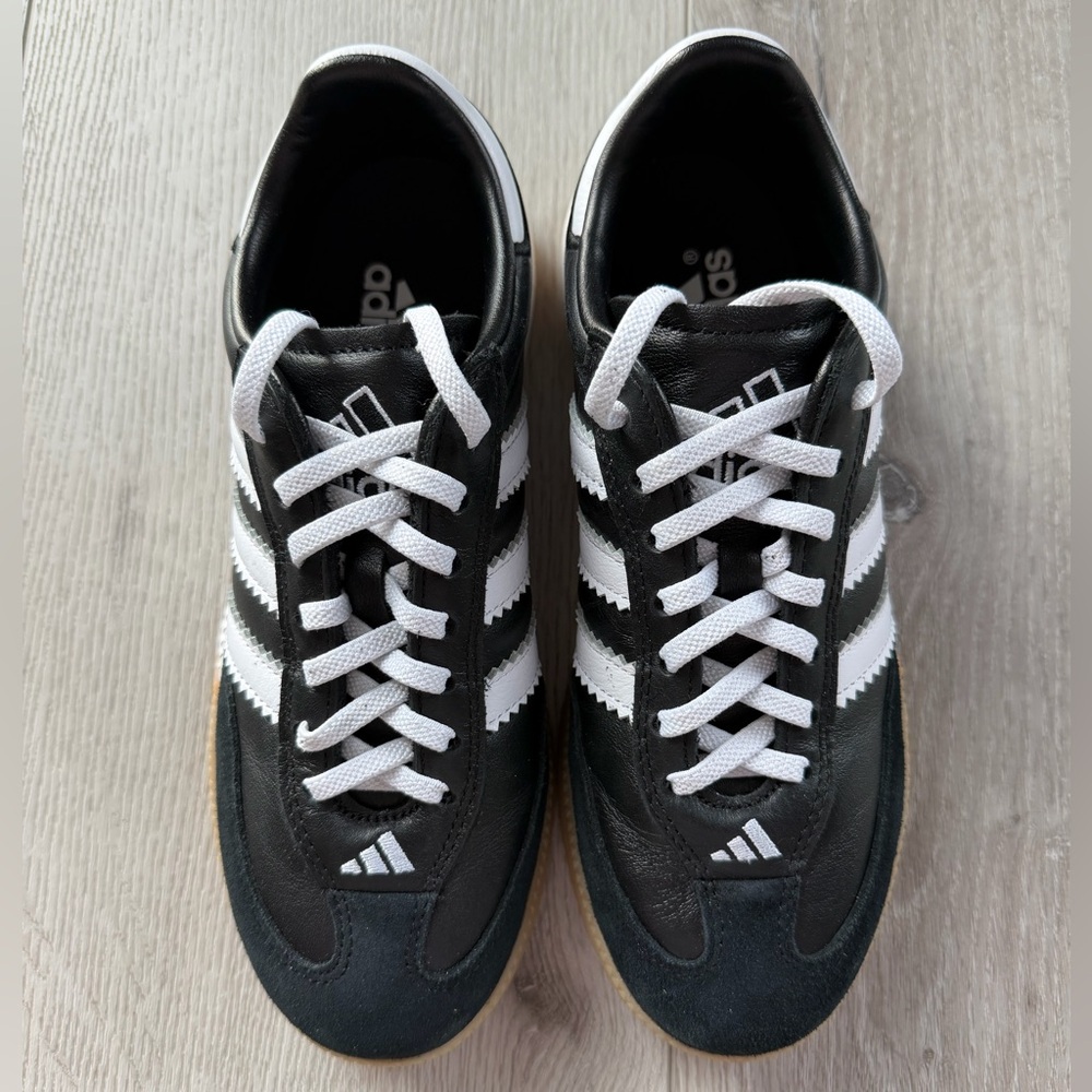 Adidas
Samba Millenium "Black" sneakers
Size Men 6/Women 7